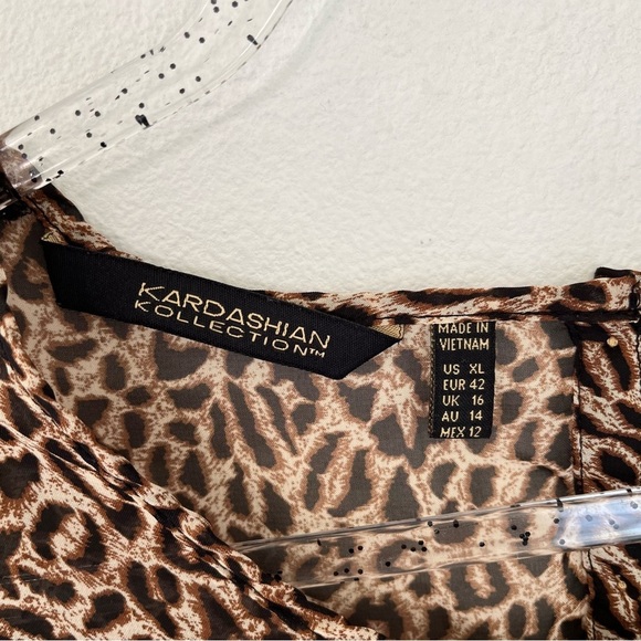 Kardashian Leopard Print Lace Semi Sheer Long Sleeve Blouse Size XL - Picture 3 of 8